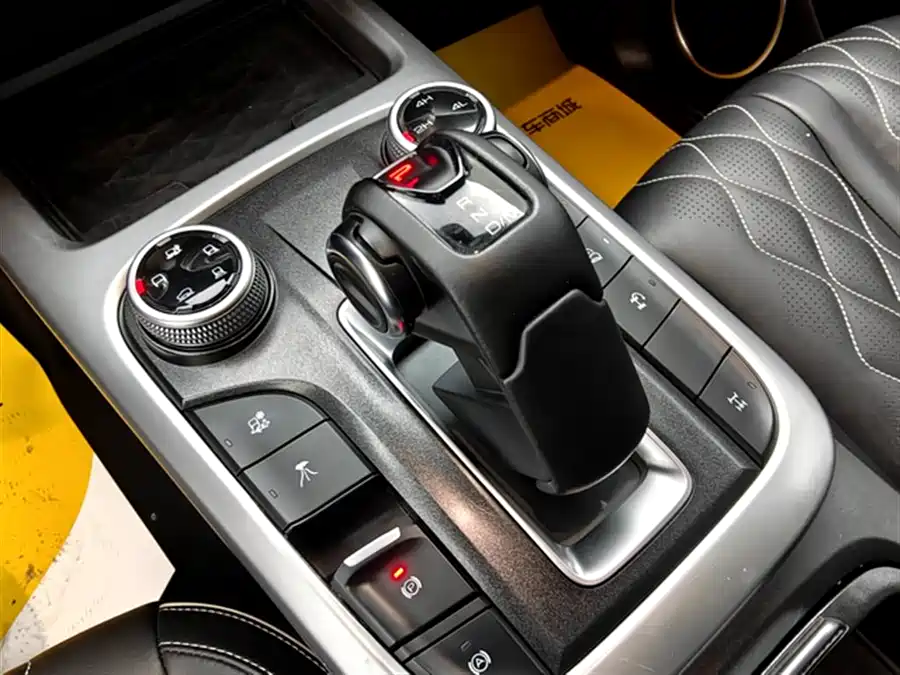 900x675_0_q87_c42_autohomecar__ChxpV2lcgDaAV_jyAAH8JDsDT7s087.jpg.webp Used GWM Tank 300 2023 Off-Road Version 2.0T Challenger