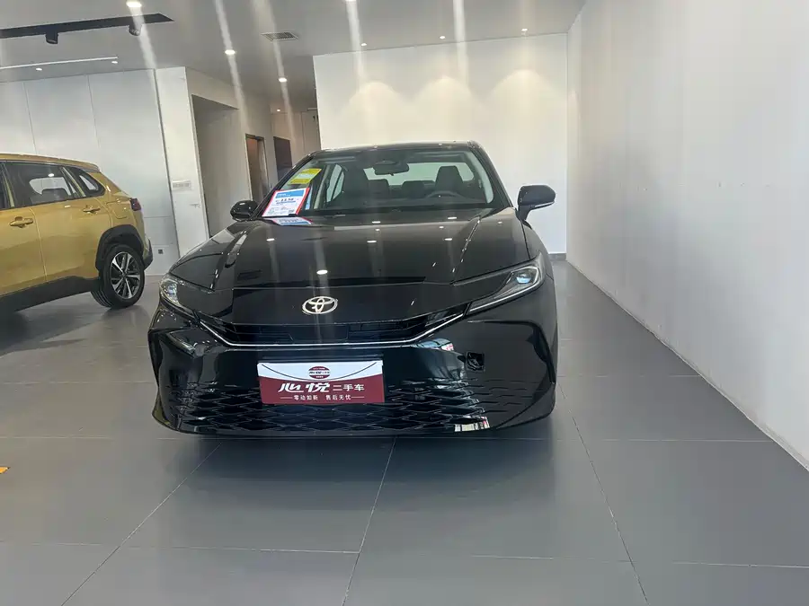 Used Camry 2024 2.0GVP Deluxe Edition
