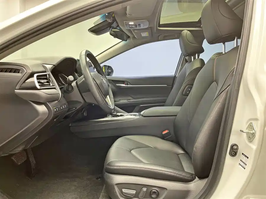 900x675_0_q87_c42_autohomecar__ChxpV2lktwCAeVT6AAHQe9v2p3o077.jpg.webp Used Camry 2023 2.0G Deluxe Edition
