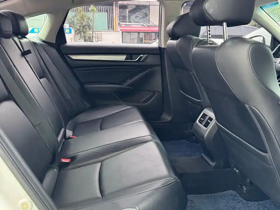 900x675_0_q87_c42_autohomecar__ChxpV2lvmnWAJ215AAgANAUZ9yk492.jpg.webp Used Accord 2018 260TURBO Deluxe Edition National VI