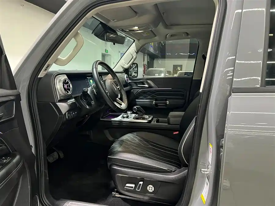 900x675_0_q87_c42_autohomecar__ChxpVWjx9Q6AbRkrAAHtWqguG4U430.jpg.webp Used GWM Tank 300 2021 Off-Road Version 2.0T Challenger