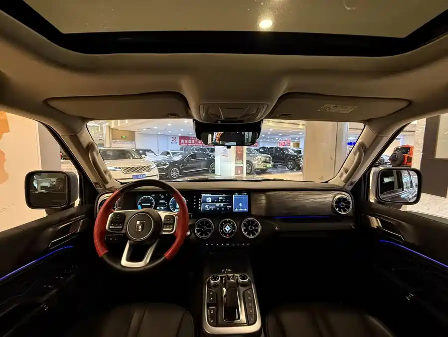900x675_0_q87_c42_autohomecar__ChxpVWk2fZ6AZZiEAANC28KiW0w500.jpg.webp Used GWM Tank 300 2023 Off-Road Version 2.0T Conqueror