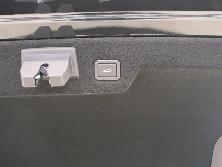 900x675_0_q87_c42_autohomecar__ChxpVWkWs-OARJ6LAAFkf_0yEpc947.jpg.webp Used Avita 12 2025 Ultra range extended version