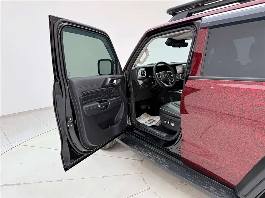 900x675_0_q87_c42_autohomecar__ChxpVWklHHKAQg75AAHxz7y_xjo431.jpg.webp Used GWM Tank 300 2023 Off-Road Version 2.0T Conqueror