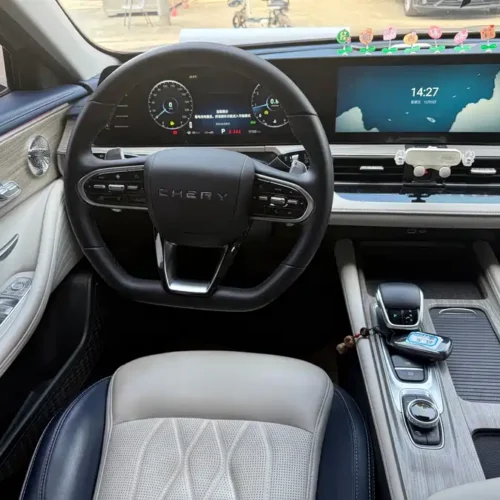 900x675_0_q87_c42_autohomecar__ChxpVWkz3WiAQe6WAAkaV3Itvwc459.jpg.webp Used Chery Arrizo 8 2023 model 1.6T DCT Ya