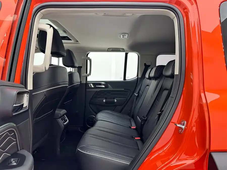 900x675_0_q87_c42_autohomecar__ChxpVWlLeRCAe6NiAAHM0GrHtEw897.jpg.webp Used GWM Tank 300 2024 2.0T Conqueror