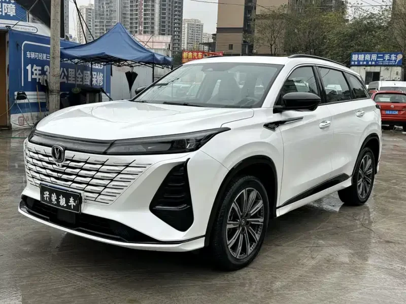 900x675_0_q87_c42_autohomecar__ChxpVWlNA2yALnISAAibw7kaDvs698.jpg.webp Used Changan CS75PLUS 2024 third generation championship version 2.0T smart driving model