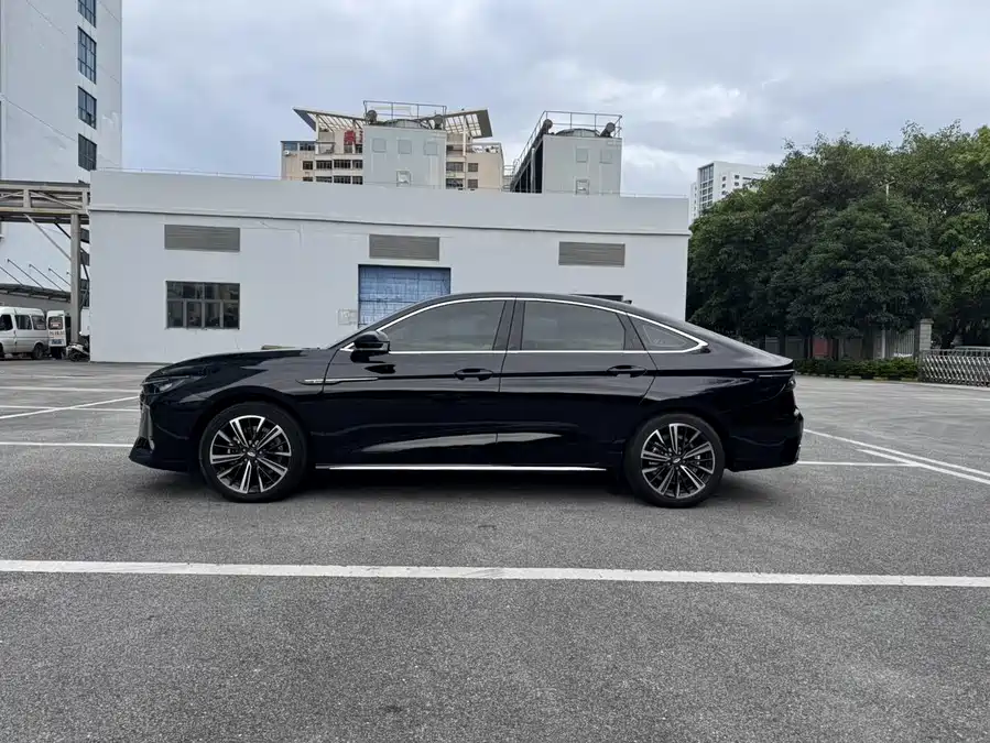 900x675_0_q87_c42_autohomecar__ChxpVWlTIhKAcVN0AAW70VfVVvQ415.jpg.webp Used Chery Arrizo 8 2022 1.6T DCT Ya