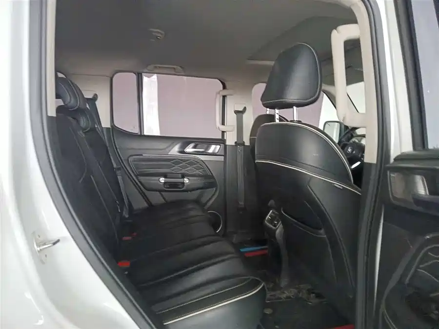 900x675_0_q87_c42_autohomecar__ChxpVWlXoD-ADuIVAAFjegQAxn8777.jpg.webp Used GWM Tank 300 2021 Off-Road Version 2.0T Conqueror