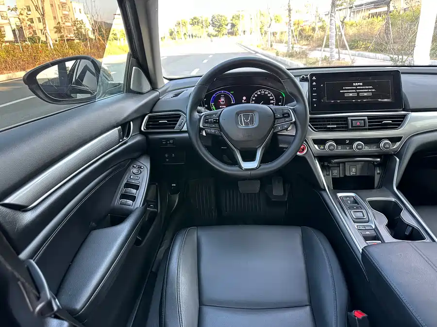 900x675_0_q87_c42_autohomecar__ChxpVWlaSDCAJ-RuAAwGH8Xl1Dg424.jpg.webp Used Accord 2022 Rui·Hybrid 2.0L Magic Night·Rui Zun Edition