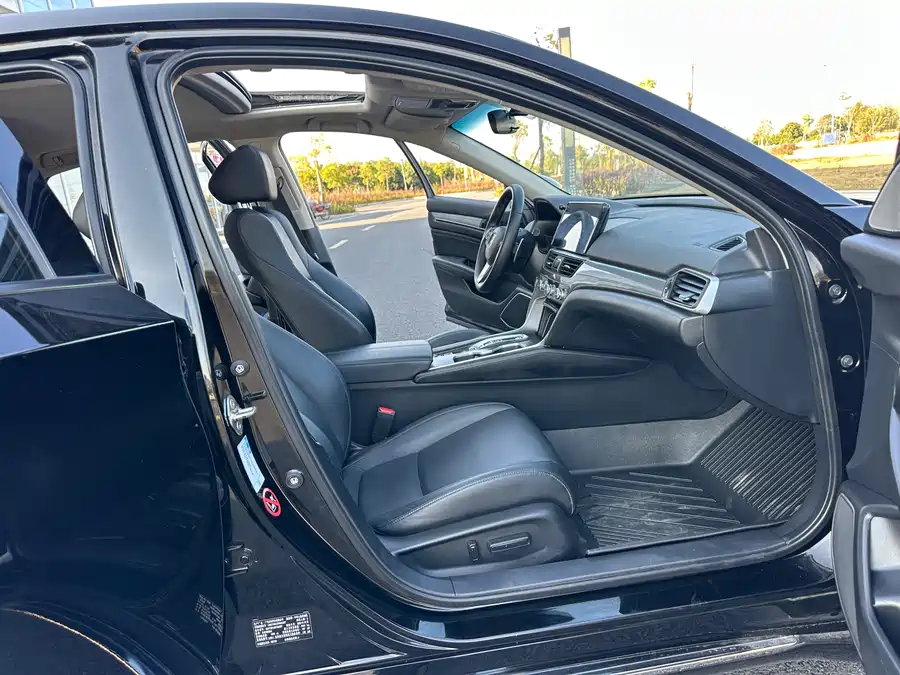 900x675_0_q87_c42_autohomecar__ChxpVWlaSDiAbBUZAAojSNop7qM170.jpg.webp Used Accord 2022 Rui·Hybrid 2.0L Magic Night·Rui Zun Edition