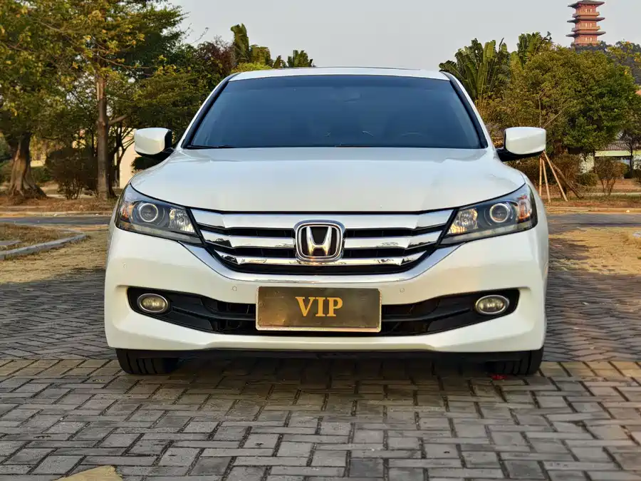 900x675_0_q87_c42_autohomecar__ChxpVWlbj8CAb-bXAAapl87PgTY201.jpg.webp Used Accord 2015 2.0L LX Comfort Edition