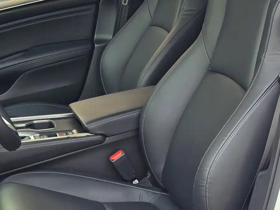 900x675_0_q87_c42_autohomecar__ChxpVWlbrESAPsGkAAyOdkoprLQ970.jpg.webp Used Accord 2021 260TURBO Luxury Starry Sky Limited Edition