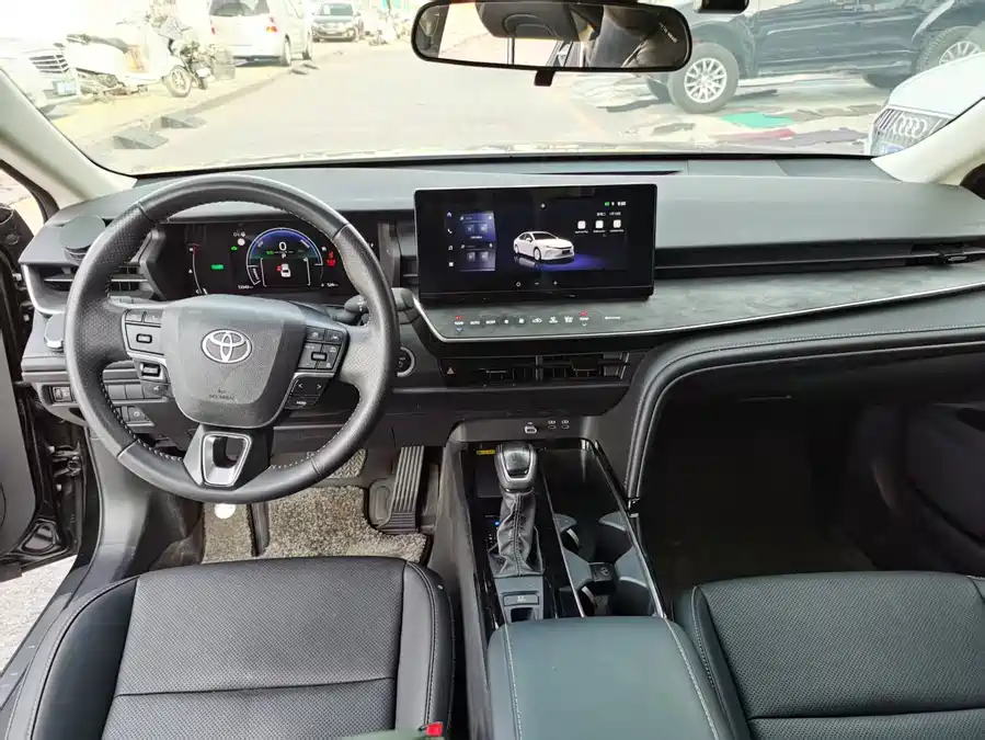 Used Camry 2024 2.0GVP Deluxe Edition