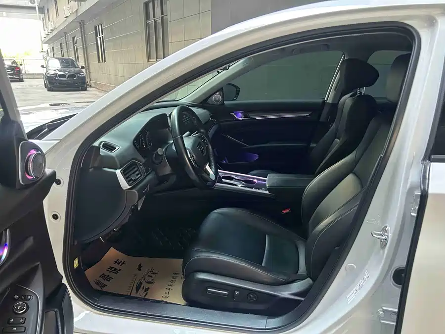 900x675_0_q87_c42_autohomecar__ChxpVWlpn9iAEAQ5AAfJJB9K1kA711.jpg.webp Used Accord 2022 260TURBO Magic Night Premium Edition