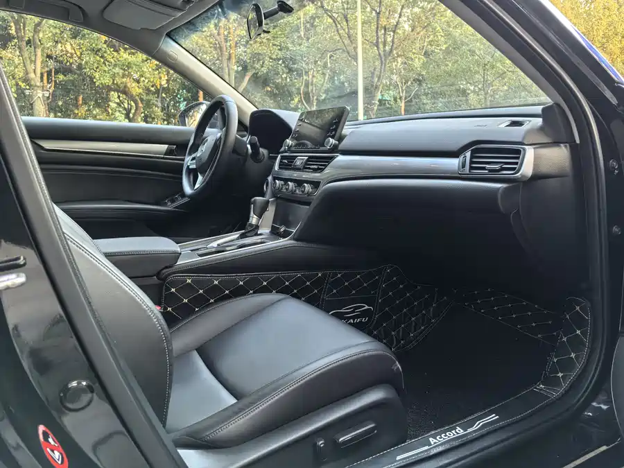 900x675_0_q87_c42_autohomecar__ChxpVWlrR5aAGT8iAAaioiGhyzo901.jpg.webp Used Accord 2018 260TURBO Elite Edition National VI