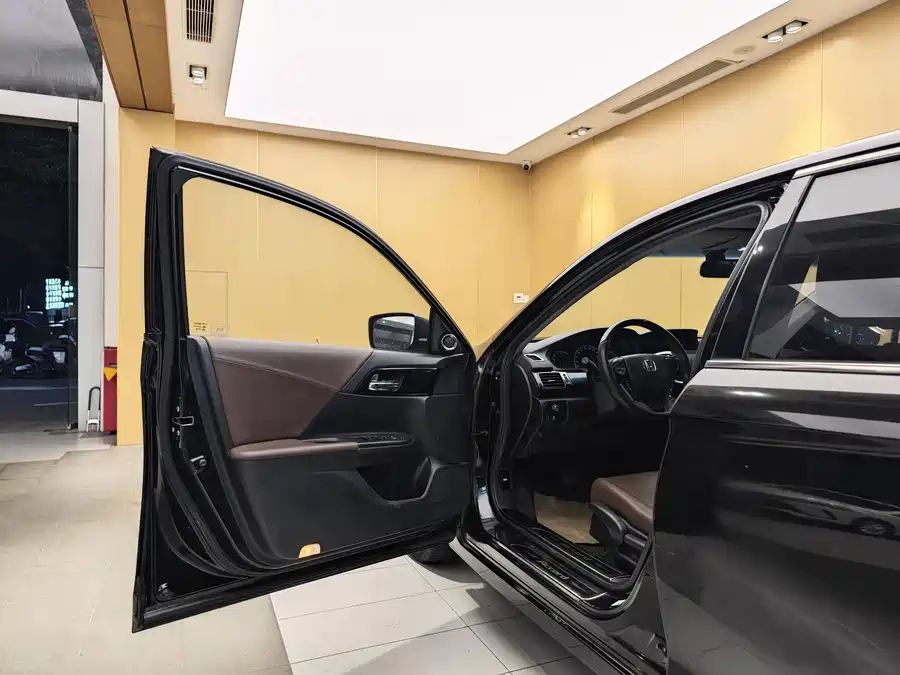 900x675_0_q87_c42_autohomecar__ChxpVmj8QmSAEtmaAARleF_tEpk342.jpg.webp Used Accord 2016 2.0L Comfort Edition