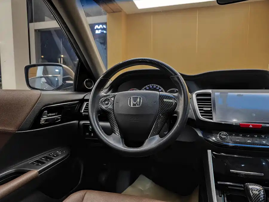 900x675_0_q87_c42_autohomecar__ChxpVmj8QmyAKTypAASIq2Bq1qg296.jpg.webp Used Accord 2016 2.0L Comfort Edition