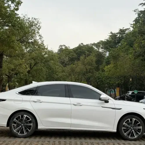 900x675_0_q87_c42_autohomecar__ChxpVmkpGJ-AKsMPAAyQmVvCUlk898.jpg.webp Used Chery Arrizo 8 2023 model 1.6T DCT Yi