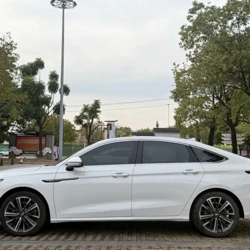 900x675_0_q87_c42_autohomecar__ChxpVmkpGJ2AV2HAAArGvPxY3a8350.jpg.webp Used Chery Arrizo 8 2023 model 1.6T DCT Yi