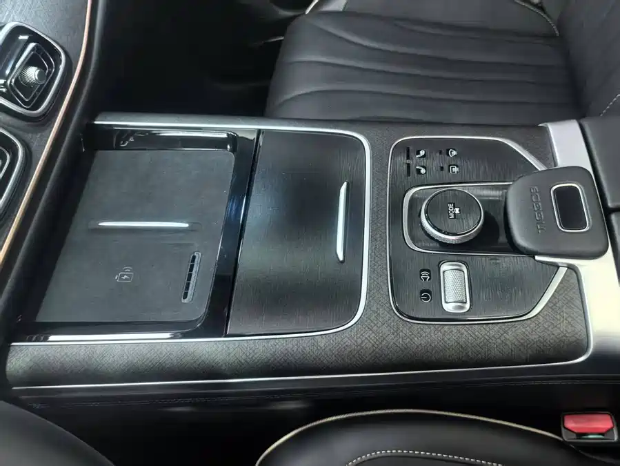 900x675_0_q87_c42_autohomecar__ChxpVmkvluSANMezAALxTM6EUOU463.jpg.webp Used Tiggo 9 2023 2.0T dual-clutch two-wheel drive luxury version 7 seats