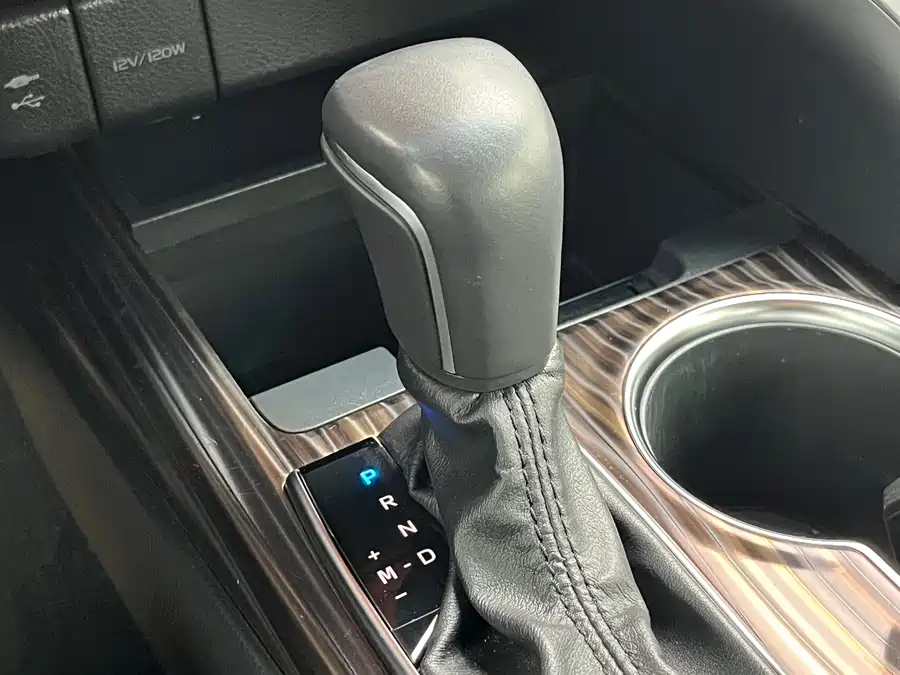 Used Camry 2019 2.0G Deluxe Edition National V