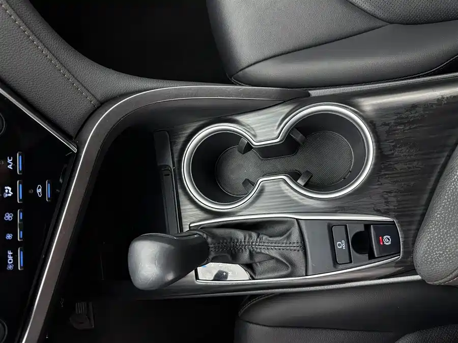 900x675_0_q87_c42_autohomecar__ChxpVmlEx8WAEpRnAAH9uEZqJL4225.jpg.webp Used Camry 2023 2.0G Deluxe Edition