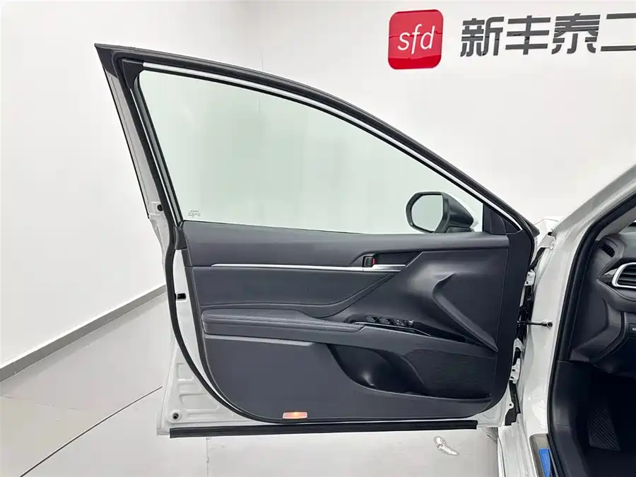 900x675_0_q87_c42_autohomecar__ChxpVmlEx8WAb8wBAAFkATGLWGY872.jpg.webp Used Camry 2023 2.0G Deluxe Edition