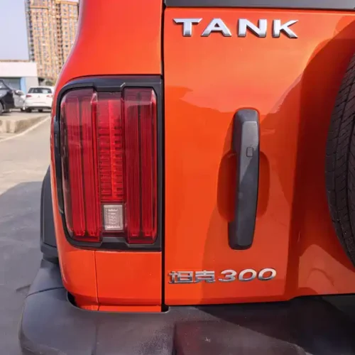 900x675_0_q87_c42_autohomecar__ChxpVmlKSFSAfszgAAR9Atqktlg123.jpg.webp Used GWM Tank 300 2021 Off-Road Version 2.0T Conqueror