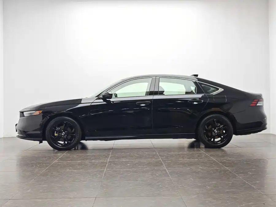 900x675_0_q87_c42_autohomecar__ChxpVmlKZSSAPP4XAAVEwOkla1E968.jpg.webp Used Accord 2025 260TURBO Deluxe Edition