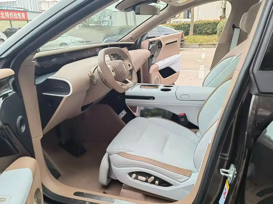 900x675_0_q87_c42_autohomecar__ChxpVmlM__uAF5mjAANFilwzAXo996.jpg.webp Used Avita 07 2024 Pro pure electric version
