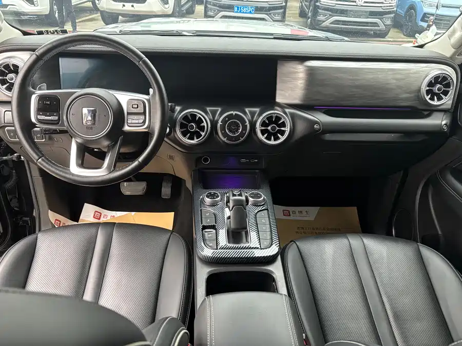900x675_0_q87_c42_autohomecar__ChxpVmlTSs2AKL1zAAsfDA15Bsc609.jpg.webp Used GWM Tank 300 2021 Off-Road Version 2.0T Conqueror