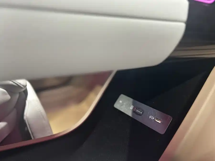 900x675_0_q87_c42_autohomecar__ChxpVmlXf0GAKz8cAAICIdj-RcQ607.jpg.webp Used Avita 07 2024 Ultra range extended version four-wheel drive