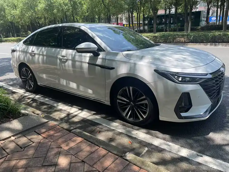 900x675_0_q87_c42_autohomecar__ChxpVmlXkzGADr-KAAalu_AQc0I367.jpg.webp Used Chery Arrizo 8 2023 high-energy version 2.0T DCT power