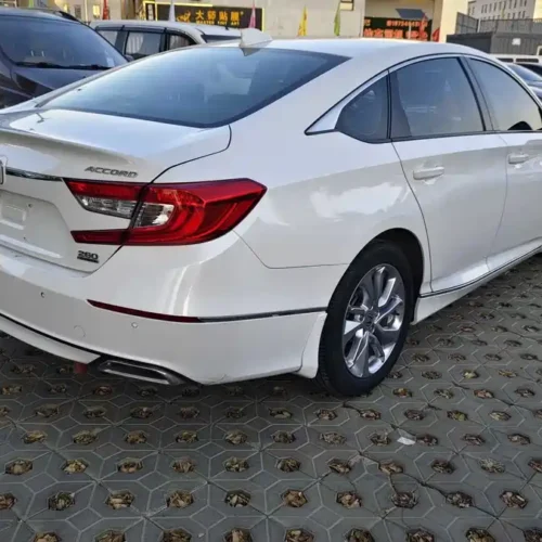 900x675_0_q87_c42_autohomecar__ChxpVmlaAa6AW0WyAARE_5gsh54524.jpg.webp Used Accord 2018 260TURBO Elite Edition National VI