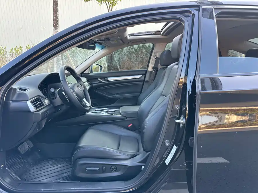 900x675_0_q87_c42_autohomecar__ChxpVmlaSCiAXGooAAmK0BIf8W0340.jpg.webp Used Accord 2022 Rui·Hybrid 2.0L Magic Night·Rui Zun Edition