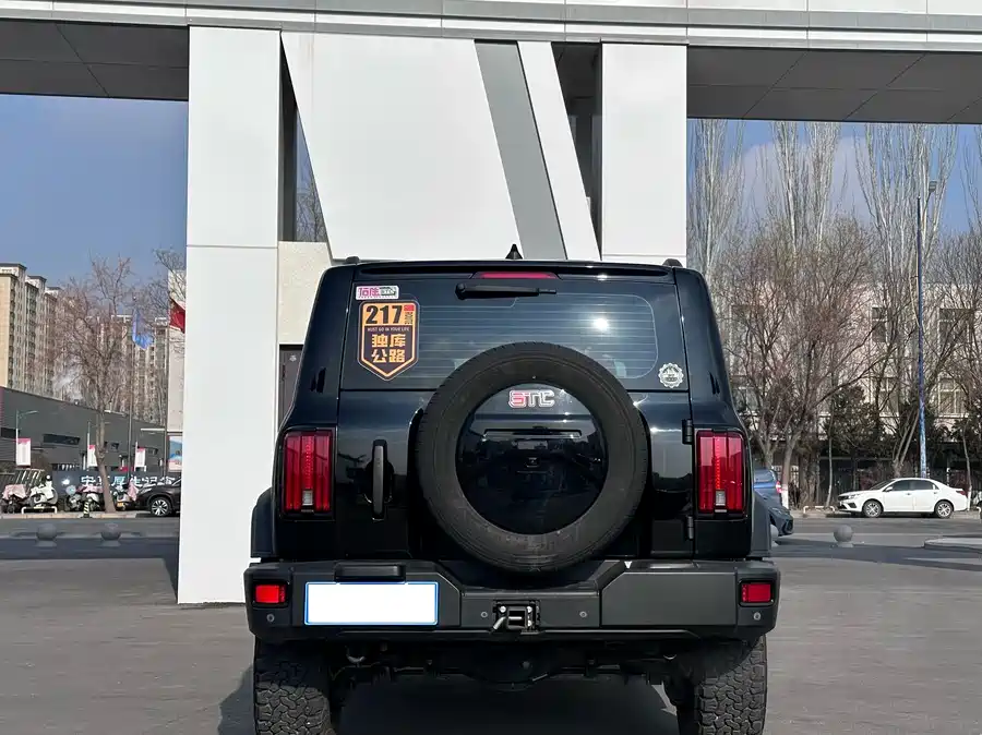 900x675_0_q87_c42_autohomecar__ChxpVmlbZiCAKHybAAWjRV5sOzU731.jpg.webp Used GWM Tank 300 2021 Off-Road Version 2.0T Challenger