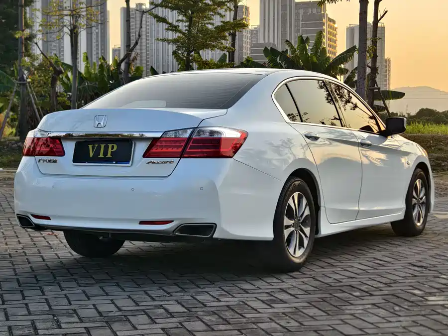 900x675_0_q87_c42_autohomecar__ChxpVmlbj8GAKgasAAXtmJUFVGk005.jpg.webp Used Accord 2015 2.0L LX Comfort Edition