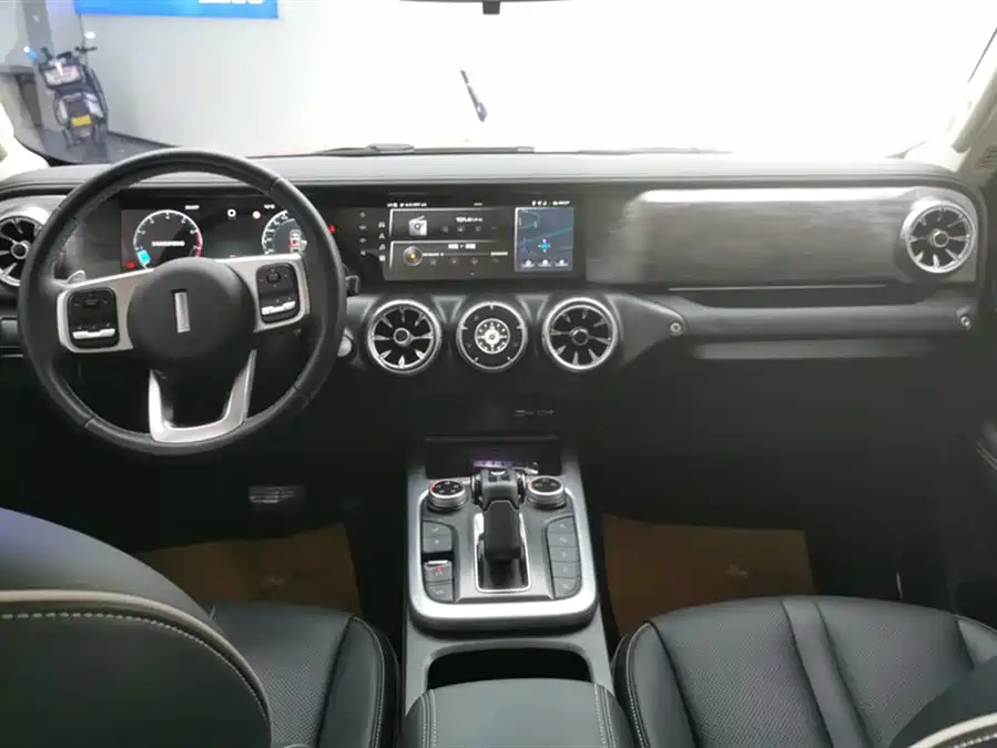 900x675_0_q87_c42_autohomecar__ChxpVmlbqGuACbJKAAE6GhQbwUM901.jpg.webp Used GWM Tank 300 2021 Off-Road Version 2.0T Conqueror