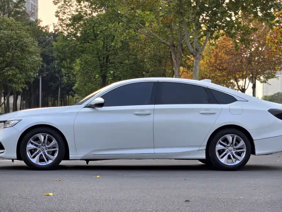 900x675_0_q87_c42_autohomecar__ChxpVmlbrECAbtWgABDUEHxQkoo202.jpg.webp Used Accord 2021 260TURBO Luxury Starry Sky Limited Edition