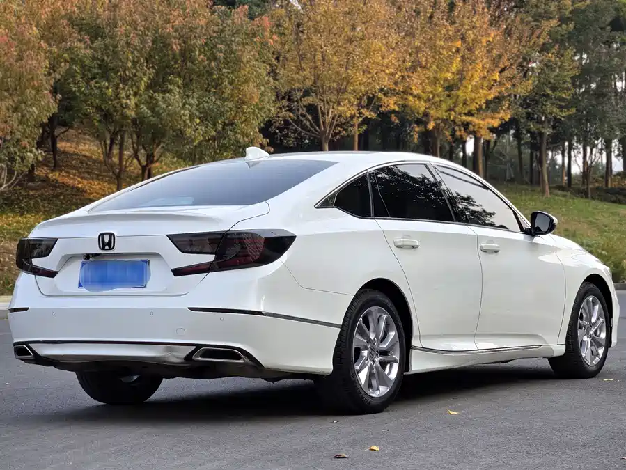 900x675_0_q87_c42_autohomecar__ChxpVmlbrEKAQtvoABIM5BxNCxk640.jpg.webp Used Accord 2021 260TURBO Luxury Starry Sky Limited Edition