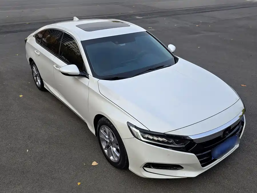 900x675_0_q87_c42_autohomecar__ChxpVmlbrEOAD-pnABJ-JyaH4IQ393.jpg.webp Used Accord 2021 260TURBO Luxury Starry Sky Limited Edition