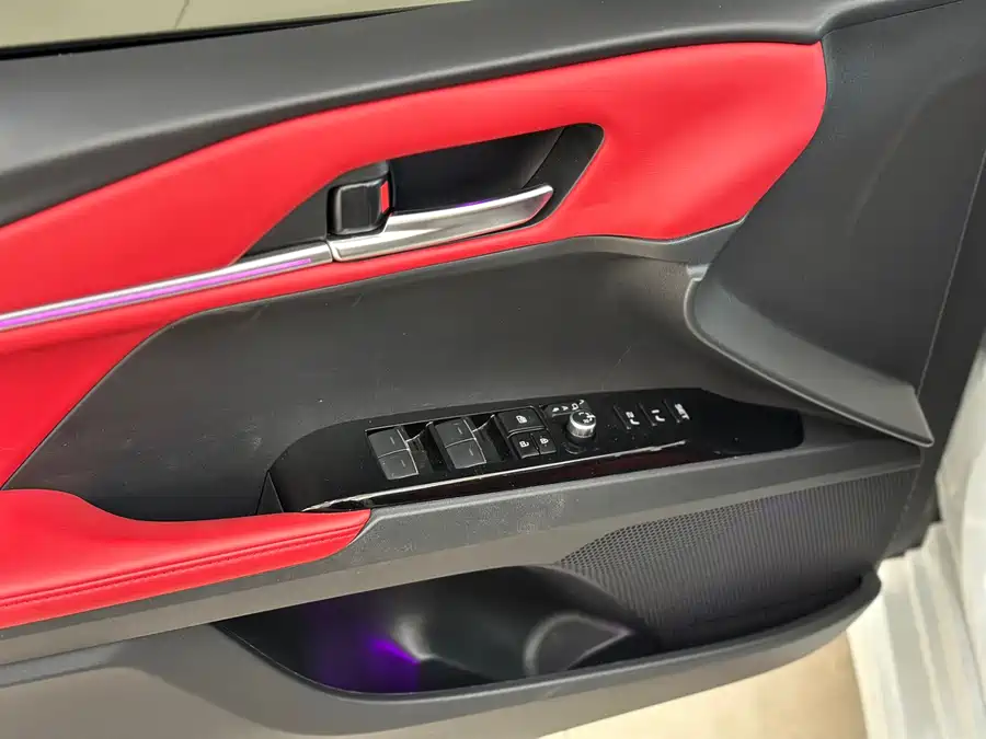 900x675_0_q87_c42_autohomecar__ChxpVmldDRSAAypNAAaPYFc5ed4134.jpg.webp Used Camry 2024 Dual Engine 2.5HXS Sports Plus Edition