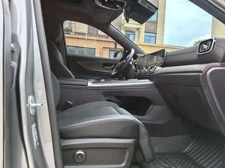 900x675_0_q87_c42_autohomecar__ChxpWGj4OoeAK85pAAQBICoLAQU017.jpg.webp Used Tiggo 9 2025 2.0T dual-clutch two-wheel drive luxury version 7 seats