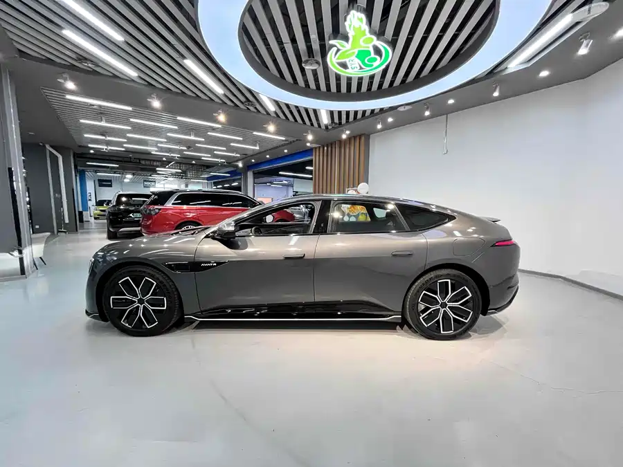 900x675_0_q87_c42_autohomecar__ChxpWGkVpqKABn9WAAhWSQIFsB4411.jpg.webp Used Avita 12 2023 700 Triple Laser Rear Drive Luxury Edition