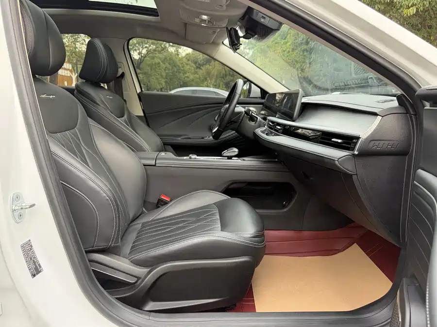 900x675_0_q87_c42_autohomecar__ChxpWGkpGLKAGM-eAAjbOcA6aFY103.jpg.webp Used Chery Arrizo 8 2023 model 1.6T DCT Yi