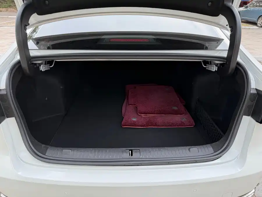 900x675_0_q87_c42_autohomecar__ChxpWGkpGLeACMixAAZ490VMajE833.jpg.webp Used Chery Arrizo 8 2023 model 1.6T DCT Yi