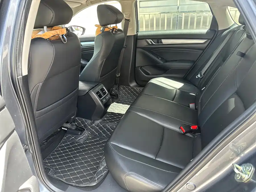 900x675_0_q87_c42_autohomecar__ChxpWGl22Q-AZ-I6AAmOGa_bXX4487.jpg.webp Used Accord 2022 Sharp Hybrid 2.0L Sharp Collar Edition