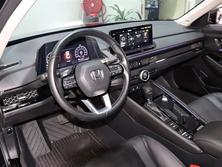 900x675_0_q87_c42_autohomecar__ChxpWGlDrc2AcmM5AAHZcBb5-U8734.jpg.webp Used Accord 2025 260TURBO Premium Edition