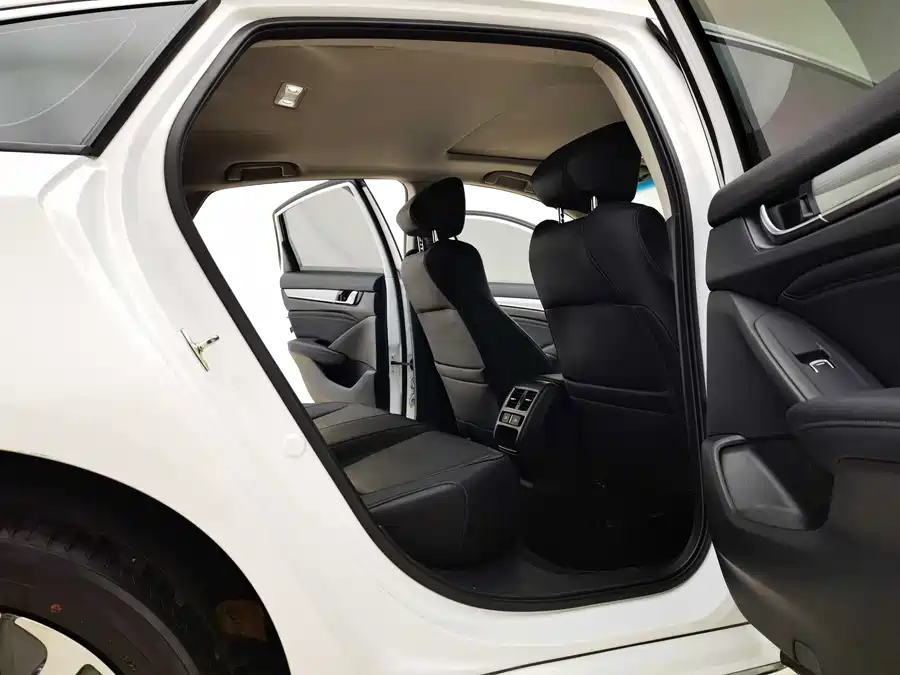 900x675_0_q87_c42_autohomecar__ChxpWGlKScCAfuSBAAJj-CTgrnU578.jpg.webp Used Accord 2022 Sharp Hybrid 2.0L Sharp Collar Edition